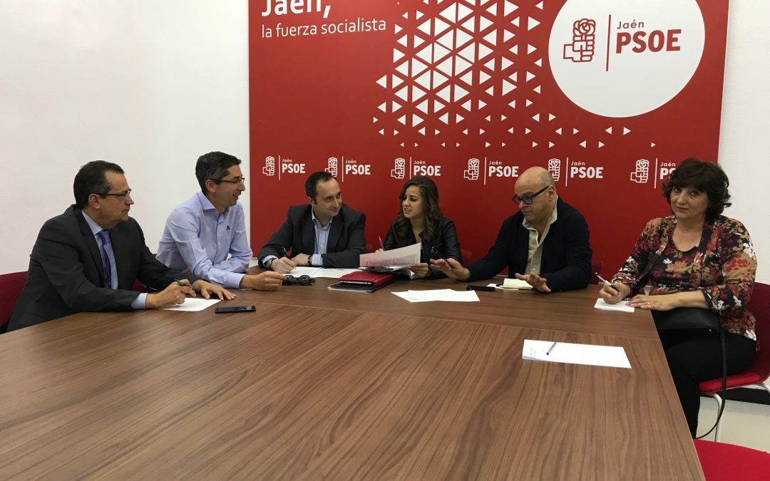 El PSOE se reúne con la Asociación de Alojamientos de la Provincia