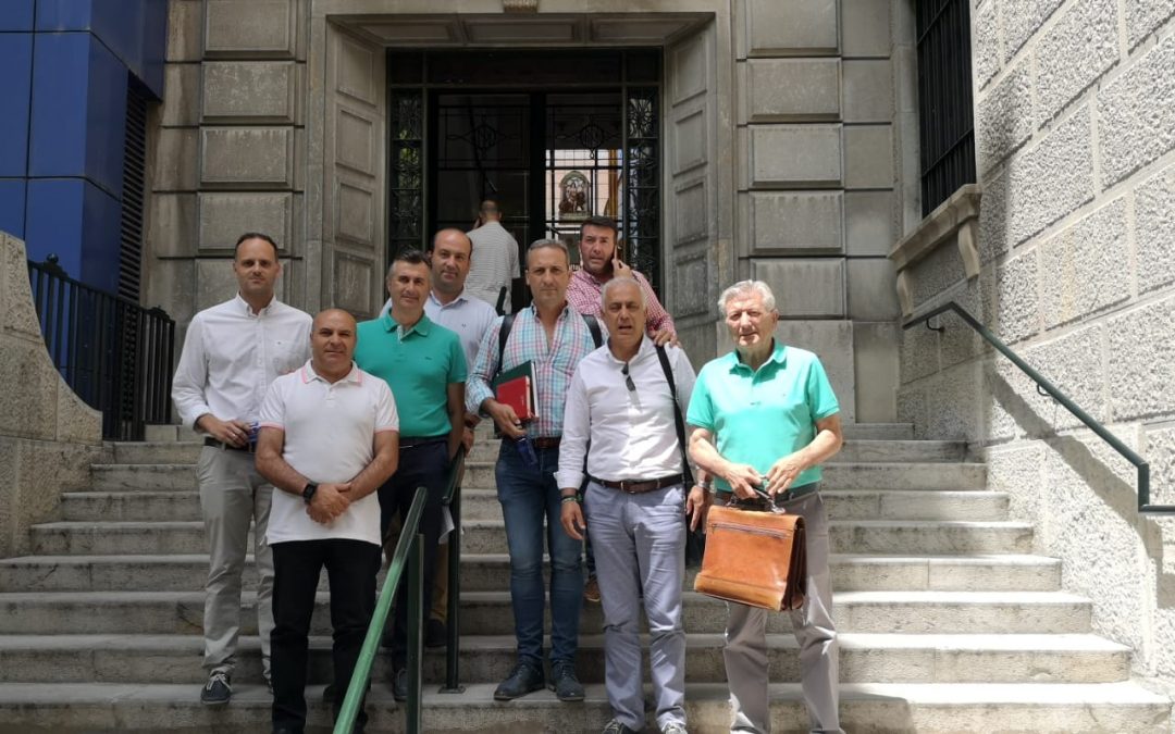 Los alcaldes de la Comarca de Cazorla denuncian la “deslealtad institucional” de la delegada territorial de Salud