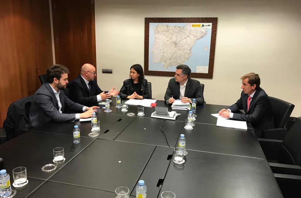 El Grupo Parlamentario plantea a ADIF propuestas para reducir los tiempos de viaje a Madrid y Sevilla