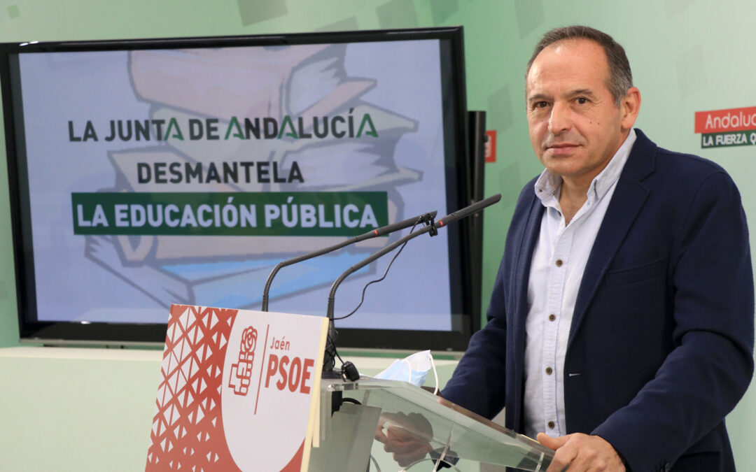 El PSOE denuncia “el mayor ataque de la historia” contra la educación pública y exige la dimisión de Imbroda