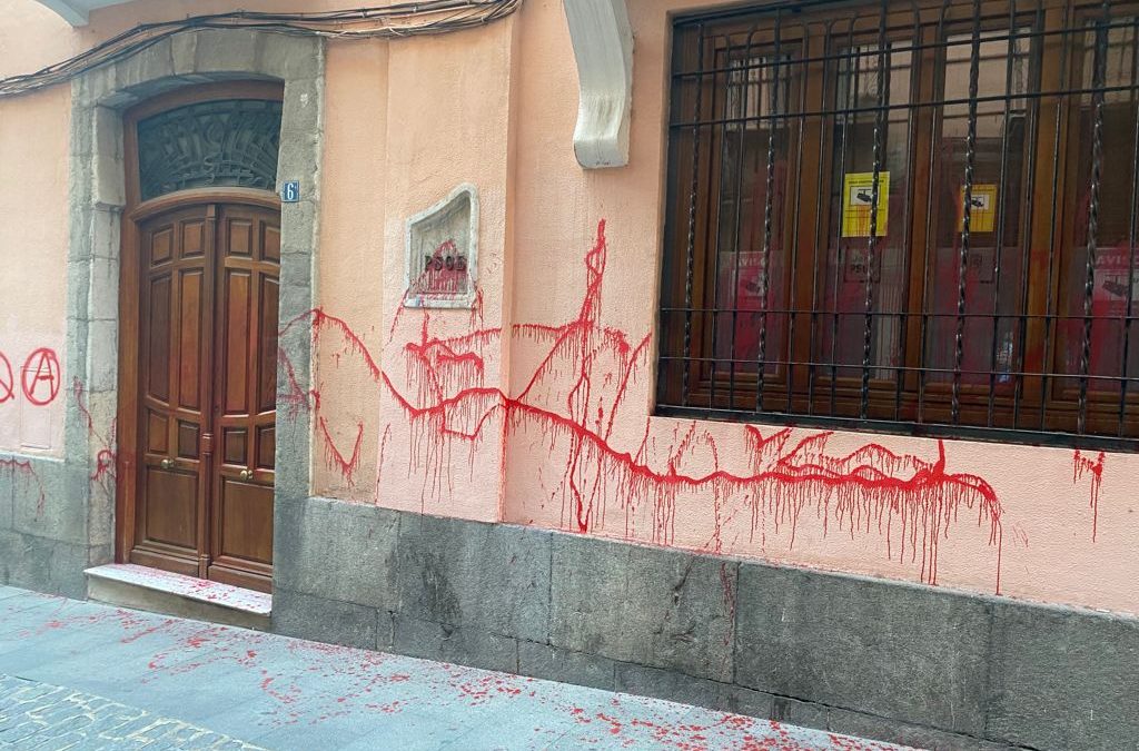 El PSOE condena los actos vandálicos contra su sede