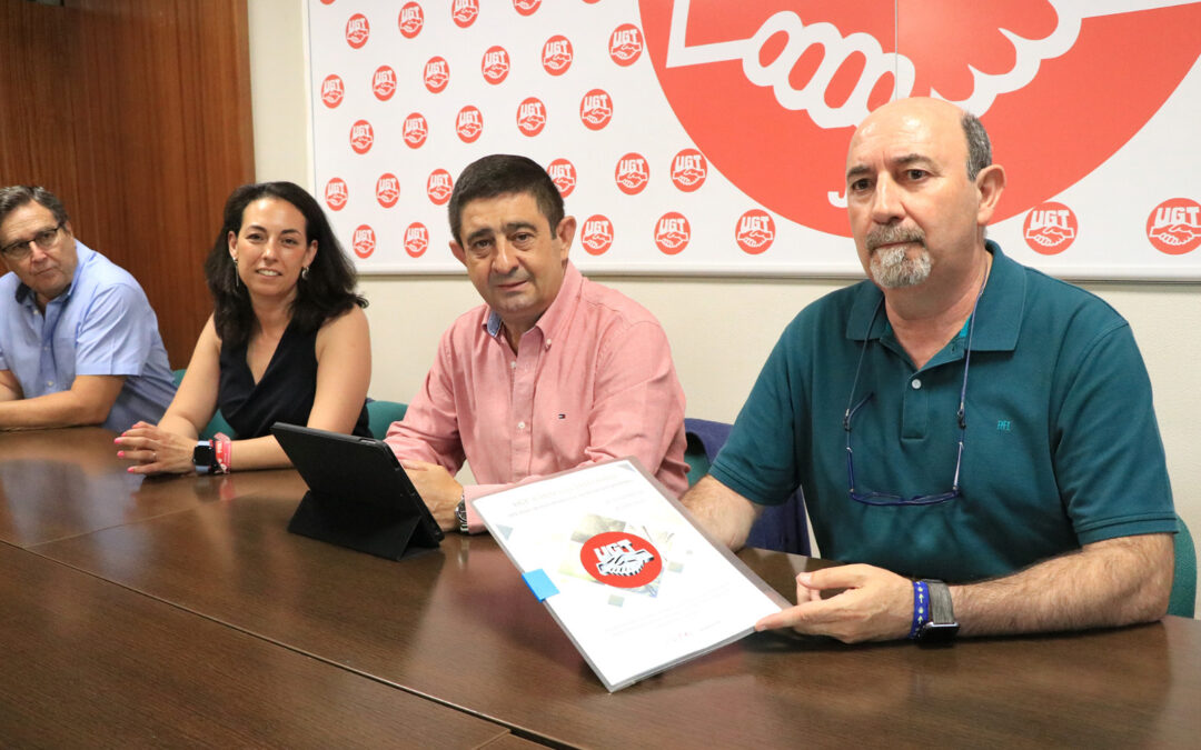 Reyes pide máxima participación en las elecciones andaluzas “para recuperar los servicios públicos perdidos con el PP”