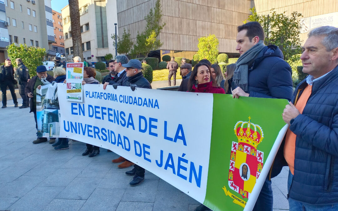 El PSOE secunda la concentración de la Plataforma en Defensa de la Universidad de Jaén