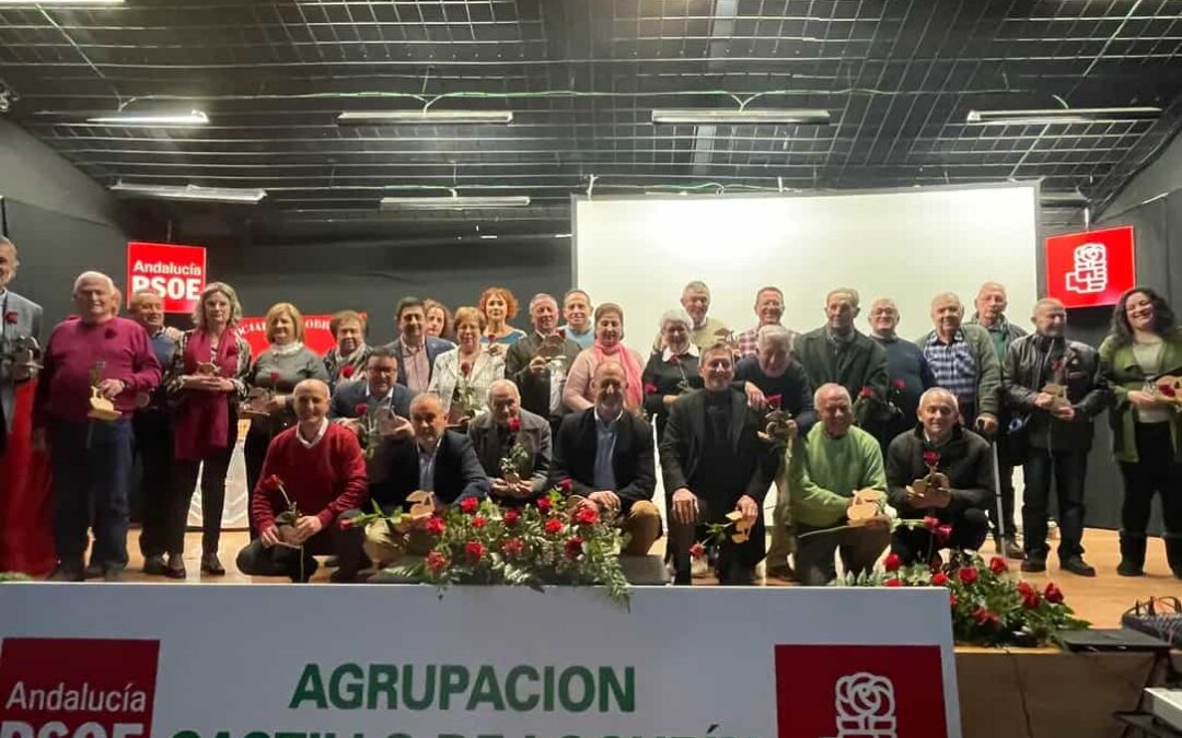 El PSOE de Castillo de Locubín rinde homenaje a sus 4 alcaldes y a sus concejales en Democracia