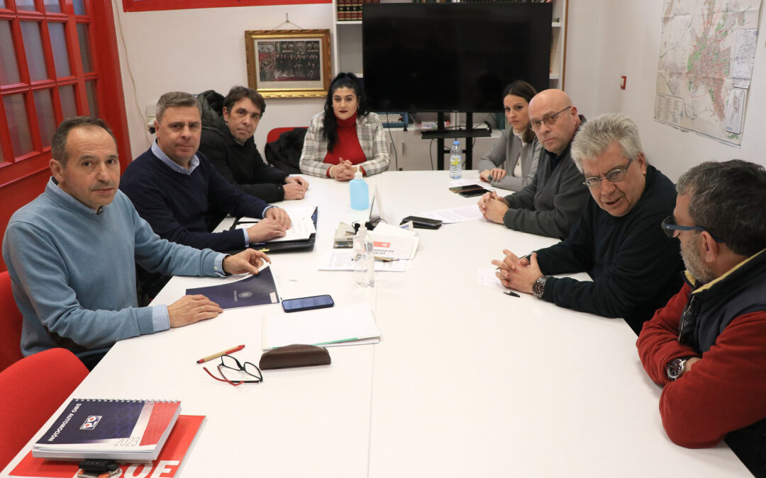 El PSOE denuncia la “nefasta gestión” de la Junta en educación