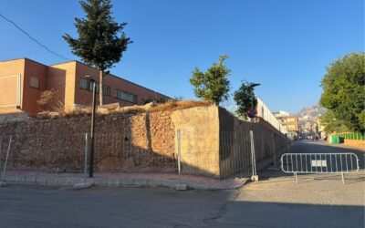 La Junta incumple su promesa y empieza el curso sin arreglar el muro del CEIP Pérez de Moya de Santisteban del Puerto