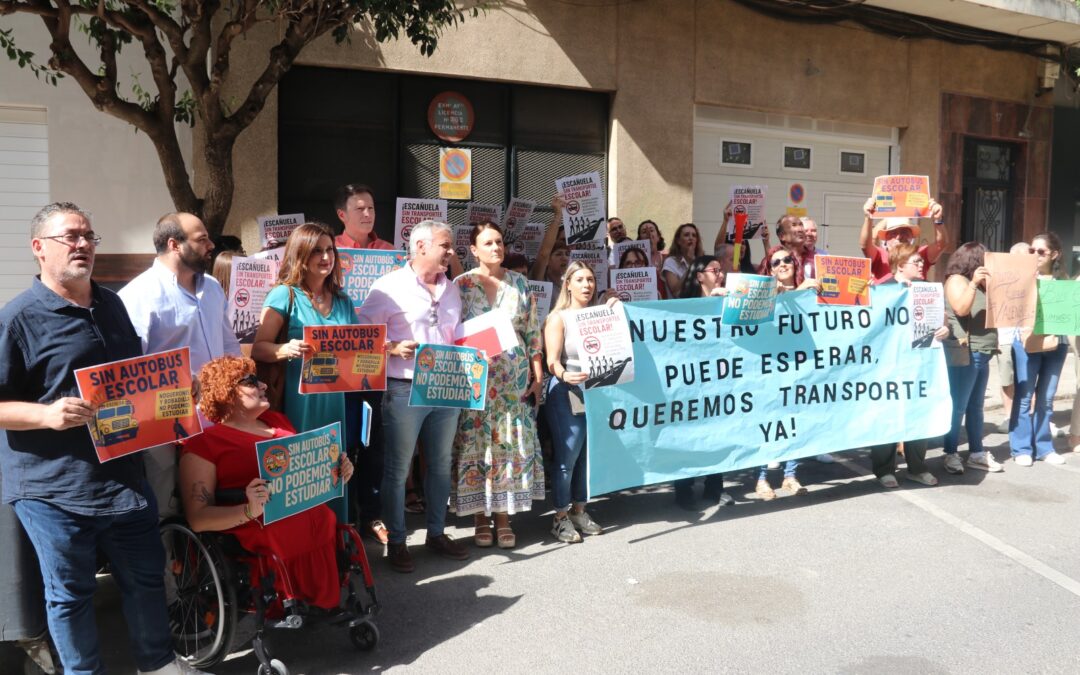El PSOE acusa a la Junta de no prever la falta de transporte escolar “y dejar que explote en el inicio de curso”