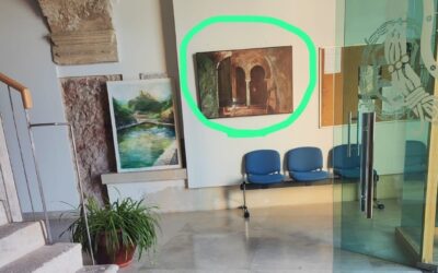 Sectarismo esperpéntico del PP: el Ayuntamiento de Segura de la Sierra tapa la placa de inauguración del edificio para ocultar la huella socialista