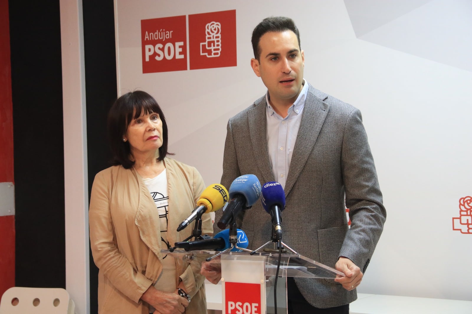 MICAELA NAVARRO Y JOSE LATORRE