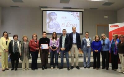 El PSOE de Jaén entrega su premio Las 13 Rosas a la Asamblea de Mujeres de Huelma-Solera