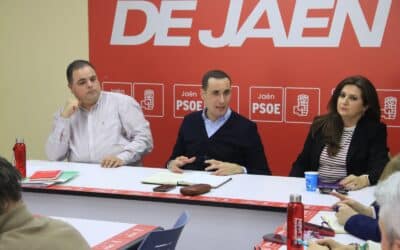 El PSOE constituirá un Consejo Feminista y concede su premio Las 13 Rosas a la Asamblea de Mujeres de Huelma-Solera