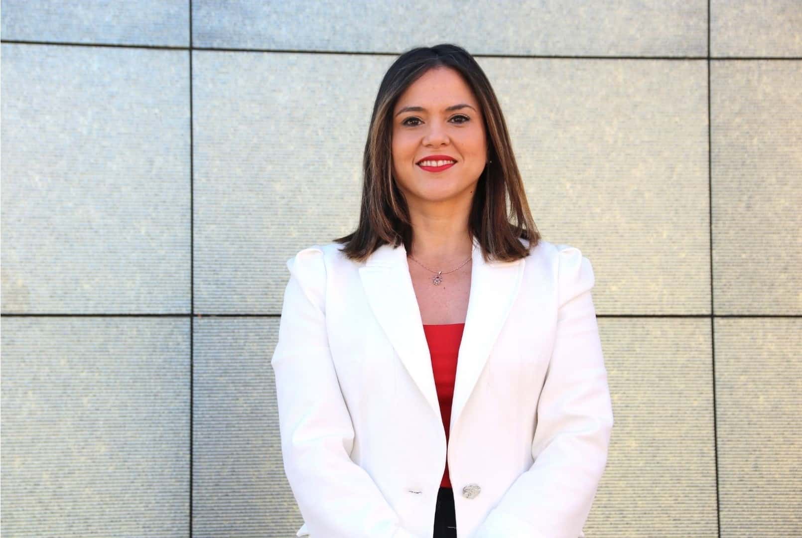 4 - ÁNGELES DÍAZ DE LA TORRE