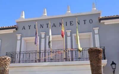 Varapalo del TSJA al Ayuntamiento de la Puerta: anula la suspensión de empleo y sueldo a un trabajador