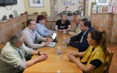 El PSOE denuncia la falta de apoyo de Junta y Ayuntamiento al comercio de Alcalá la Real