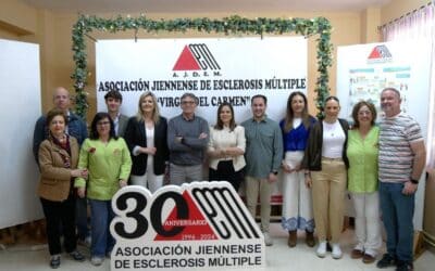 El PSOE anuncia su compromiso de ampliar financiación, recursos y horas de atención a pacientes de esclerosis